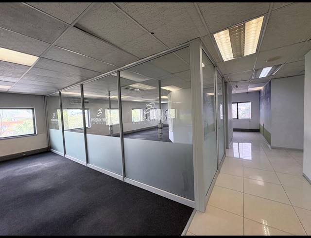 1,880M² OFFICE TO LET IN VORNA VALLEY